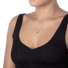 COLAR VIVARA CLASSIC ORIENTAL COM GOTA DE ESMERALDA E DIAMANTES EM OURO BRANCO