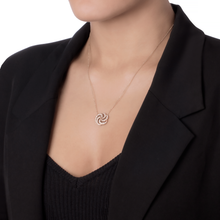 COLAR HSTERN ÍRIS COM DIAMANTES EM OURO