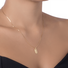 PINGENTE HSTERN MEDALHA MENINA COM DIAMANTE EM OURO