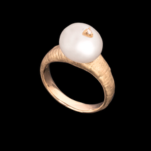 ANEL HSTERN COM PÉROLA E DIAMANTE EM OURO