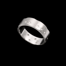 ALIANÇA HSTERN CODE EM OURO BRANCO E DIAMANTE