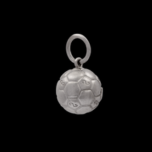 PINGENTE ANTONIO BERNARDO BOLA DE FUTEBOL EM OURO BRANCO