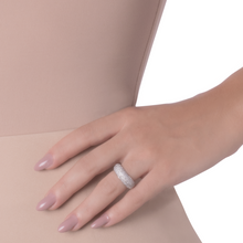 ALIANÇA DE DIAMANTES EM OURO BRANCO